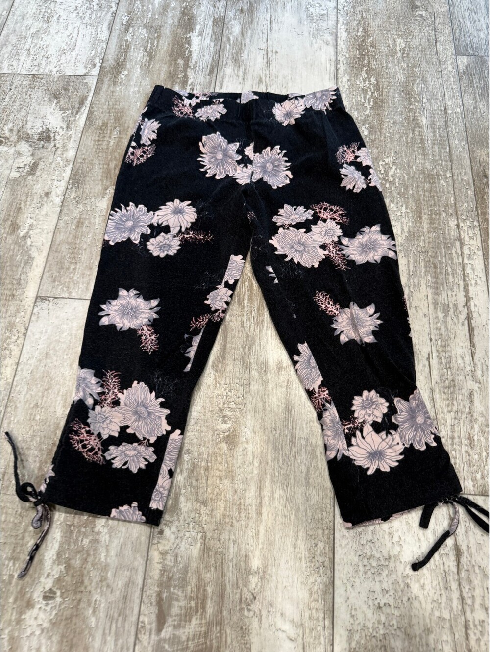 Lascana Floral Capri Pants Black Pink Drawstring Hem